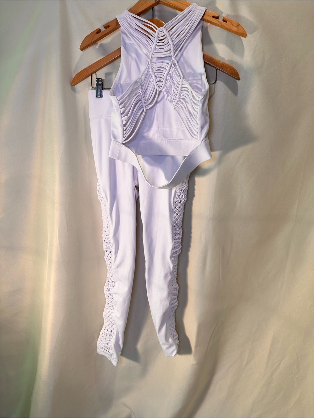 Carbon38 ATHLEISURE SET White crochet Macrame- Leggings(S) & top(M) with Cutouts - Picture 3 of 8